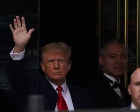 Арестуваха Донaлд Тръмп в Манхатън