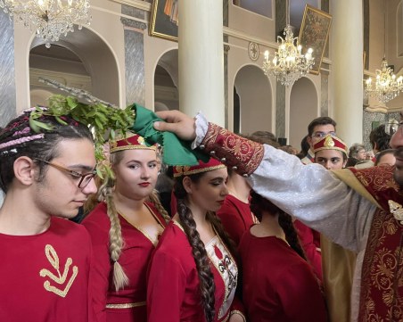 Благославяне на децата и благотворителен базар за Цветница в Арменската църква в Пловдив