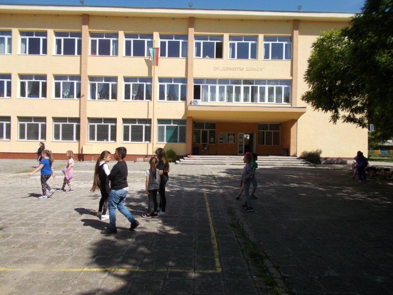 Шестокласнички, които решиха да не учат днес, са подали сигнала за бомба в пловдивско училище