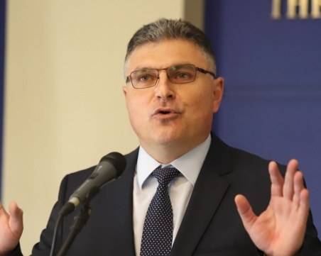 Георги Панайотов: Тръмп е във вилата си във Флорида, не е арестуван