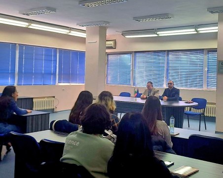 Прокурори от Районна прокуратура с открит урок пред пловдивски ученици