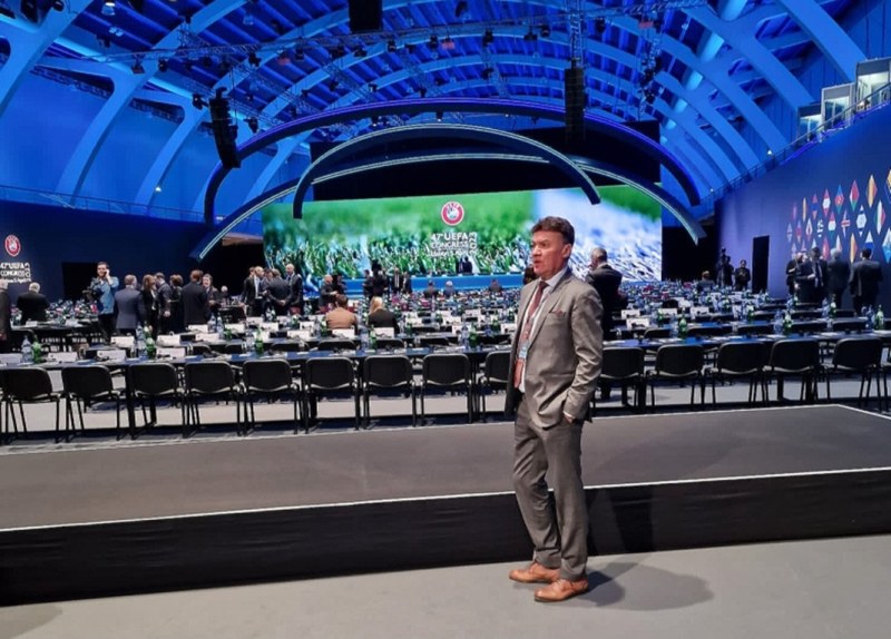 Боби Михайлов присъства на конгреса на УЕФА