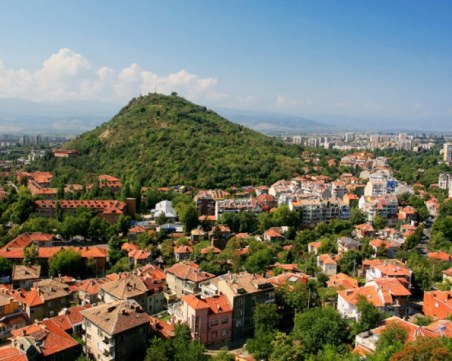 Изкараха темата за Мемориала на Младежки хълм от фризера, Общината подписва Меморандум с ИК