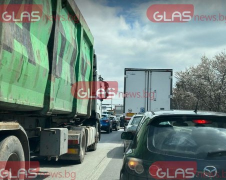 Километрично задръстване на изхода на София към Пловдив