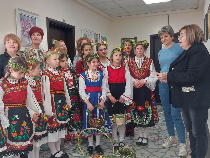 Лазарки от село Ягодово наричаха за здраве и берекет в община „Родопи