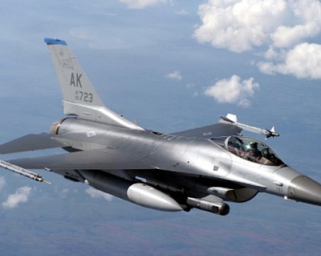 Румънски изтребители F-16 прехванаха руски Су-27