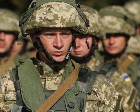 Украйна: 40 000 войници са в готовност за офанзива