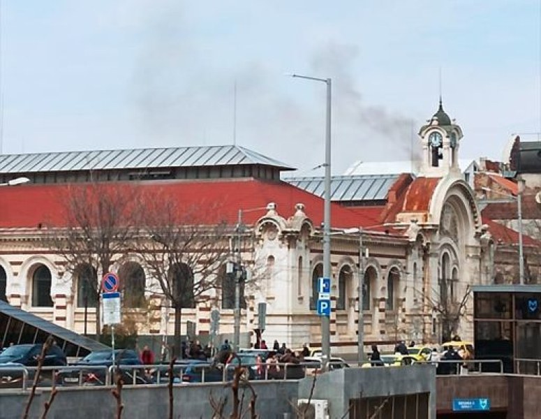 Пожар горя в Халите в София