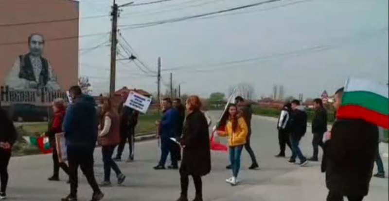 Шишманци отново на протест! Протестиращите затвориха главен път