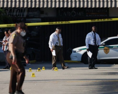 Четирима загинаха в САЩ, след като мъж откри стрелба в дома си