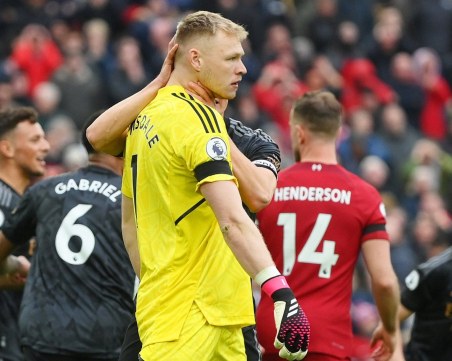 Героичен вратар спря Ливърпул за грандиозен обрат срещу Арсенал