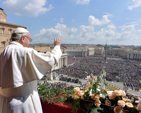 Католическият свят празнува Великден