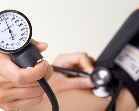 Високото кръвно в млада възраст води до повишен риск за мозъчното здраве в бъдеще