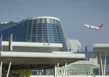 Тази сутрин – до 8 ч на двата терминала на Летище