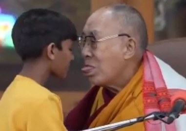 Публична изява на Далай Лама скандализира социалните мрежи На набралото
