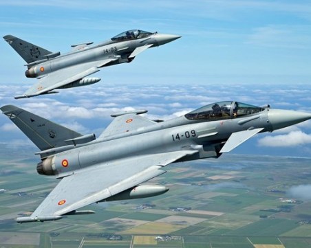 CNN: България е предложила да даде на Украйна своите изтребители