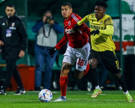 Гол в 16-та секунда и Карагарен повалиха Ботев при гостуването в Бистрица