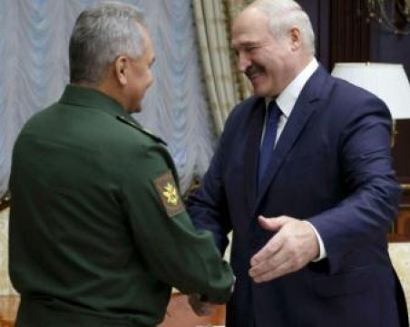 Лукашенко на среща с Шойгу, поиска защита