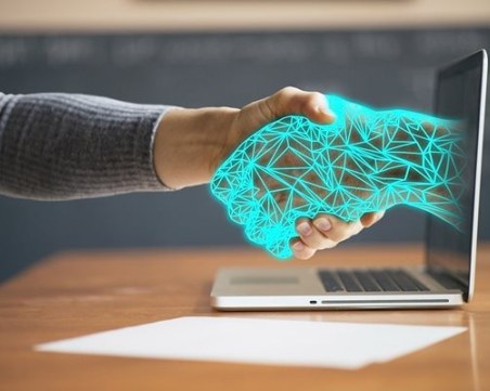 Японските университети ограничават използването на изкуствен интелект