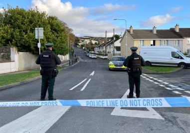 Полицията в Северна Ирландия каза днес че е открила четири