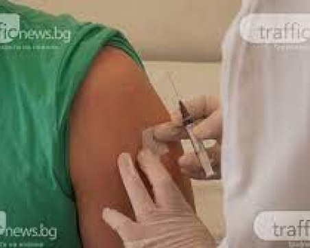 България и Полша пишат до Урсула фон дер Лайен, отказват нови COVID ваксини