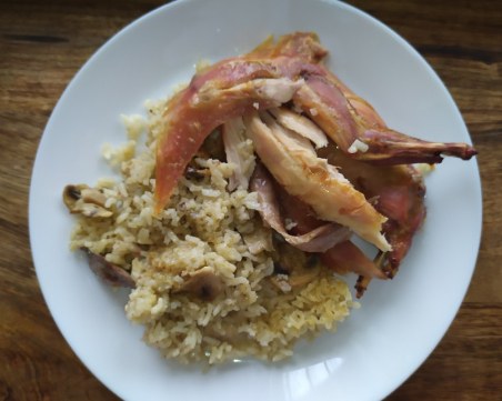 Лесна рецепта за печени заешки бутчета със зеленчуци