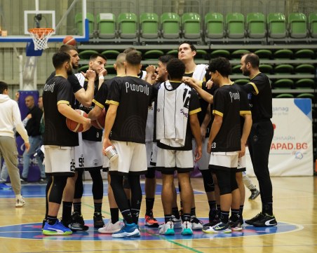 Академик с гостуване на Спартак Плевен