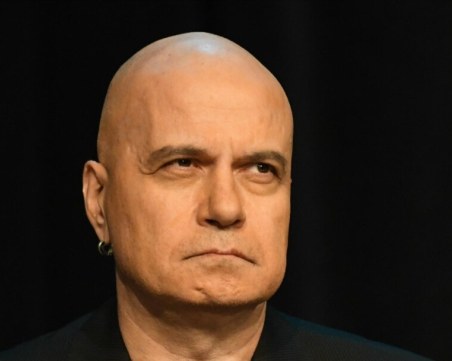 Слави Трифонов: В Парламента са като деца, пуснати в магазин за играчки