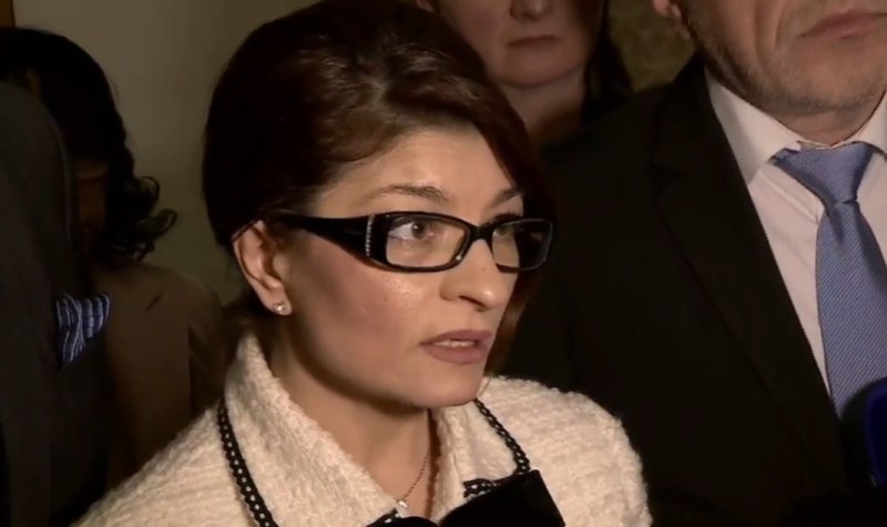 Десислава Атанасова: Няма окончателно решение за председател на парламента