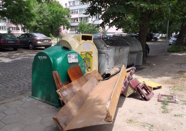 Без спиране продължава събирането на едрогабаритни отпадъци по кварталите За