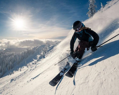 Грък отнесе двама българи на писта в Банско, засмя се и ги заплаши