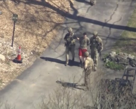 Повдигнаха обвинения на гвардееца от американските ВВС заради теча на документи от Пентагона