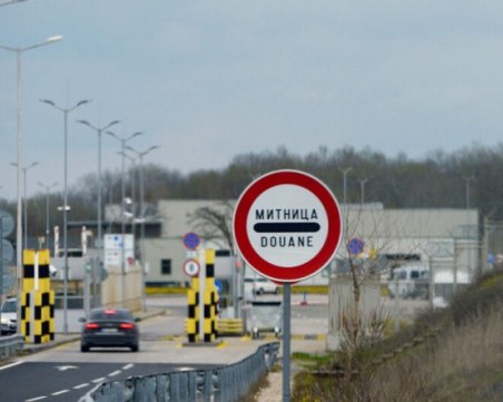 Проверяват за нелегални екскурзии на „Капитан Андреево