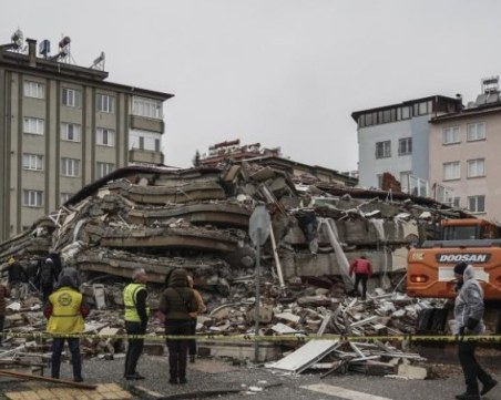 Жертвите на земетресението в Турция са над 50 000