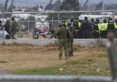 Най малко 12 затворници са били убити в еквадорски затвор в