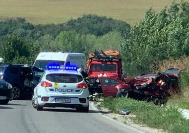 Тежка катастрофа между две коли взе жертва на пътя Русе