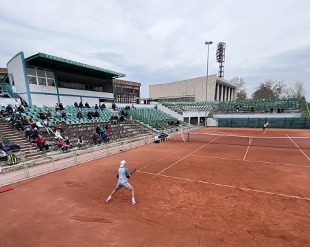 Двама българи на финали на силния тенис турнир J300 в Пловдив