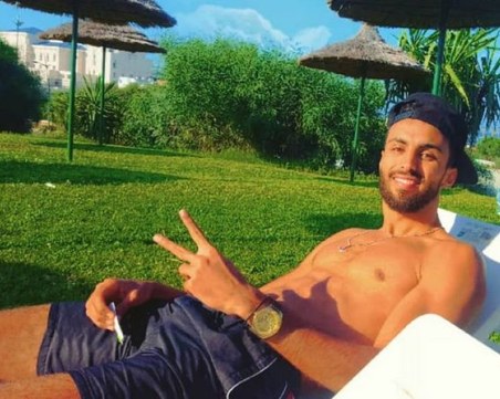 Тунизийски футболист се самозапали протестно и почина