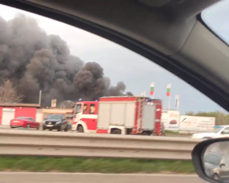 Пожар в складово помещение в Благоевград
