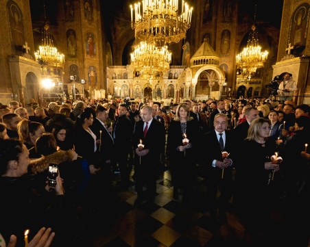 Радев: Възкресението дава надежда и укрепва вярата в по-добрия утрешен ден