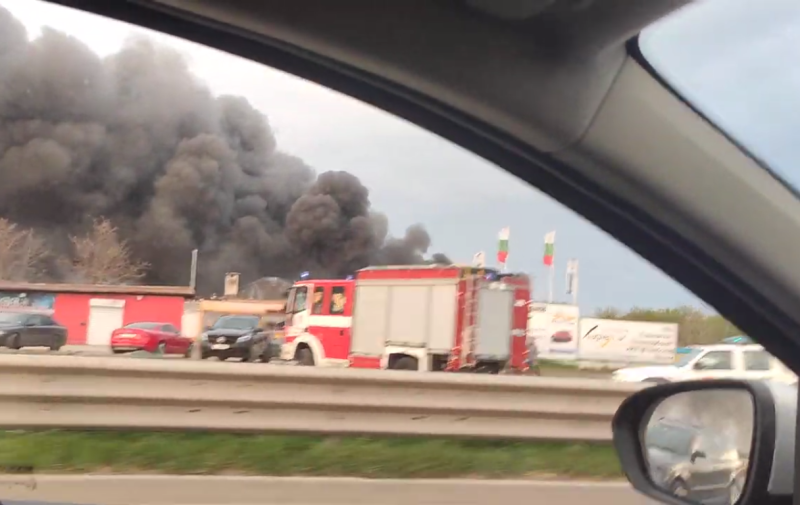 Пожар в складово помещение в Благоевград