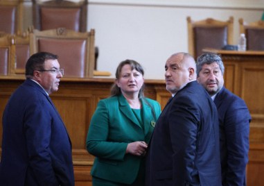 Работни групи на ГЕРБ СДС и ПП ДБ разговаряха в парламента в