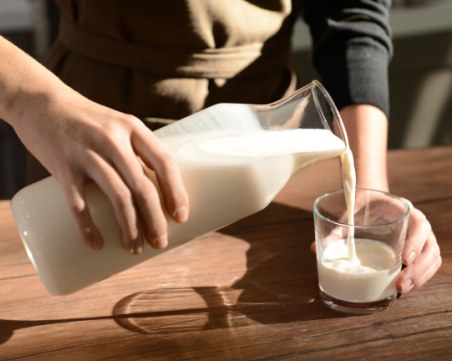 Млякото у нас е по-скъпо, отколкото в 7 страни от ЕС