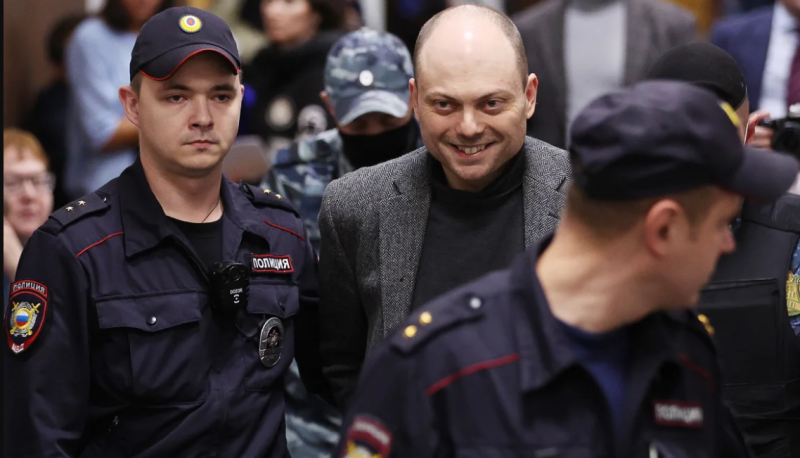 Осъдиха критик на Путин на 25 години строг затвор