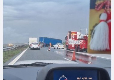 Камион е  на магистрала Тракия край Пазарджик Инцидентът е станал