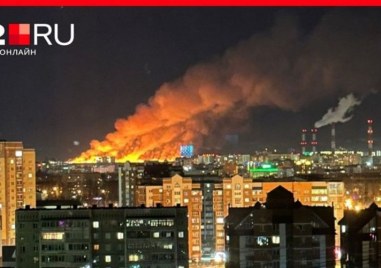 Огромен пожар избухна в град Тюмен в Сибир руската