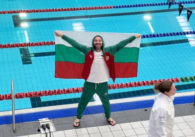 Журналистът Георги Пеев стана шампион на планетата по плуване на