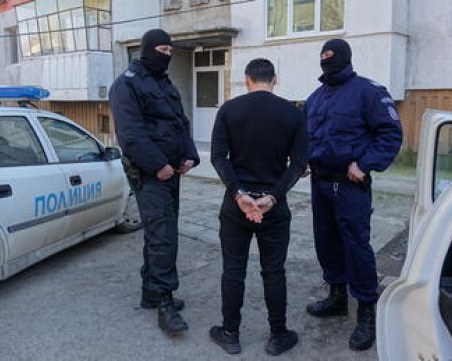 Млад асеновградчанин превърна  дома си в супермаркет за дрога