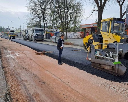 Община Пловдив: Дъждовното време спря асфалтирането на „Брезовско шосе