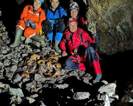 Пловдивски пещерняци влязоха в Человещницата, искат да извадят костите на избитите българи